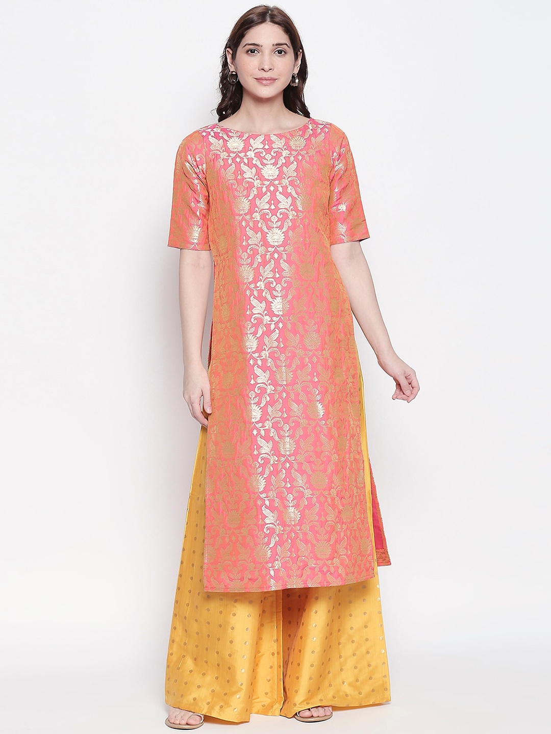 

Desi Weavess Women Peach-Coloured & Gold-Toned Ethnic Motifs Printed Brasso Kurta