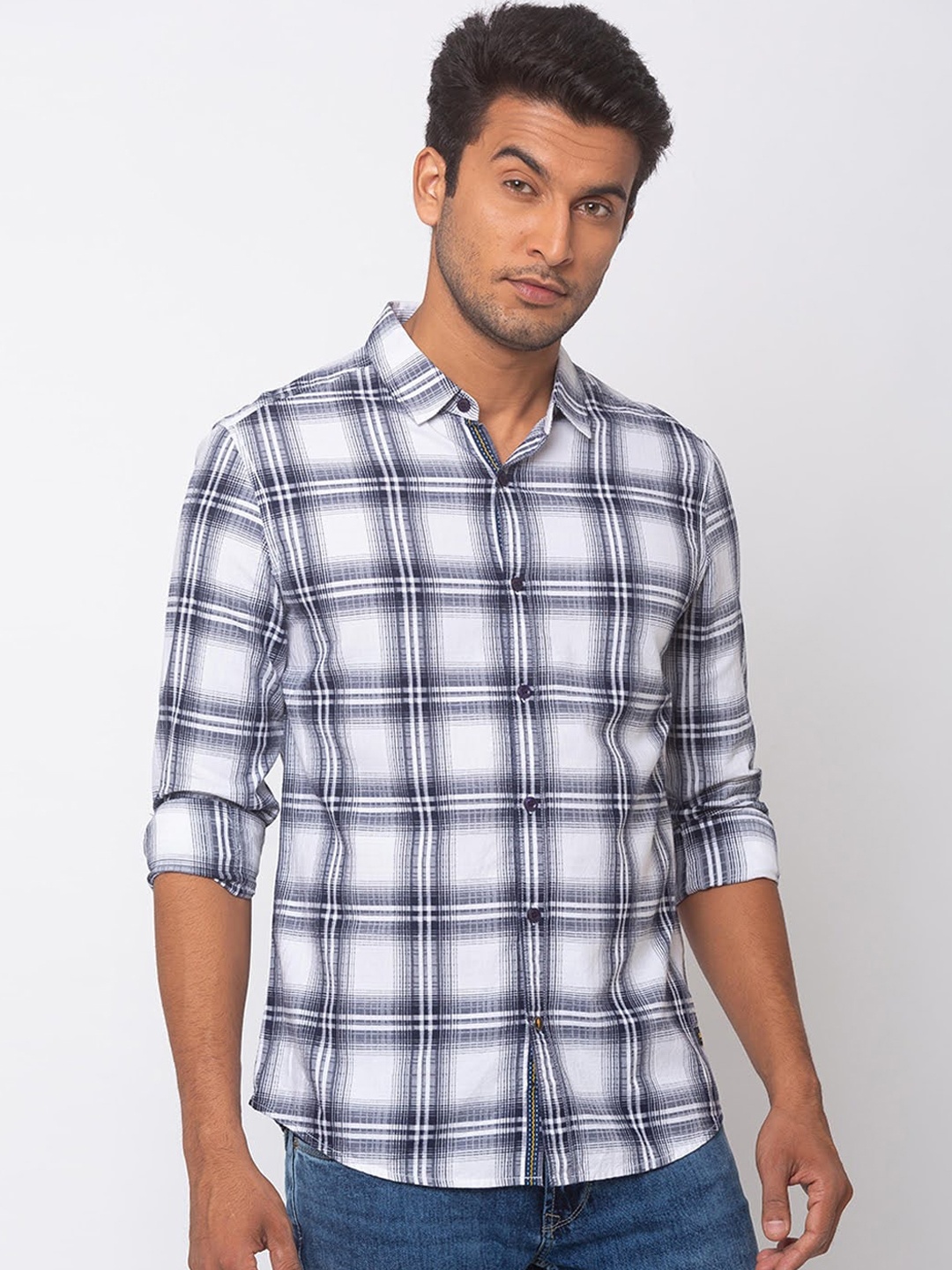 

SPYKAR Men White Slim Fit Checked Casual Shirt