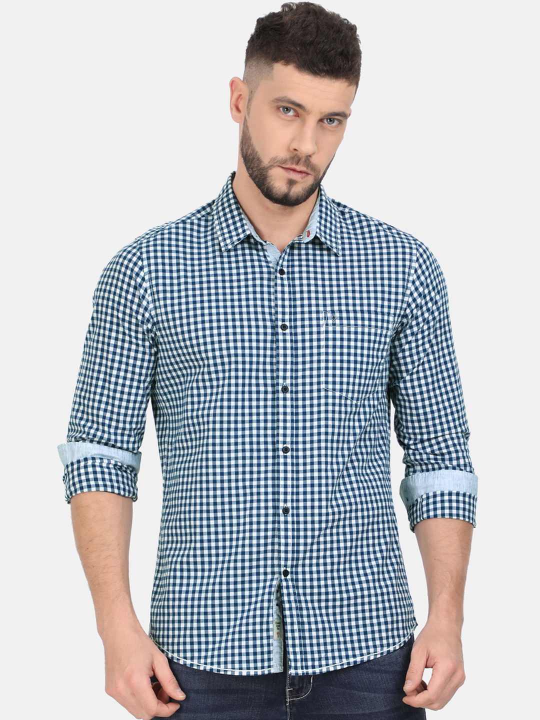 

VUDU Men Navy Blue & White Regular Fit Cotton Checked Casual Shirt