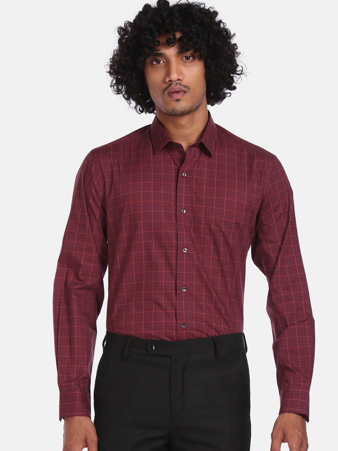 

Arrow Men Red Regular Fit Checked Casual Shirt