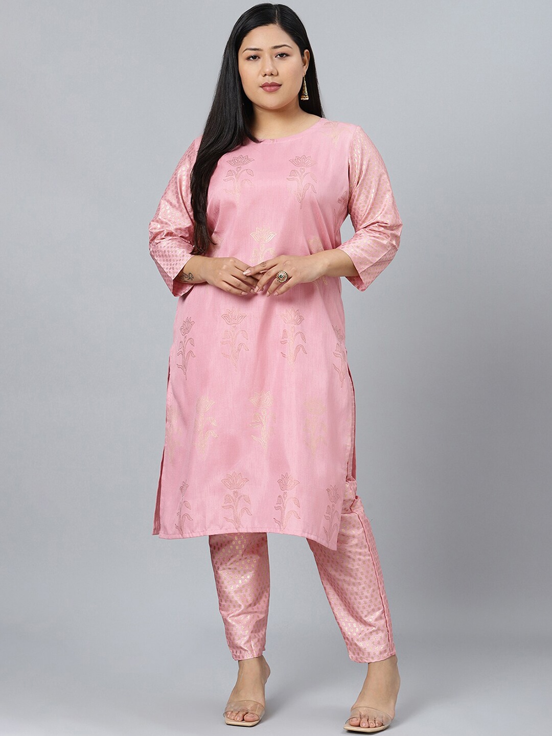 

curveZI by Ziyaa Women Pink & Gold-Toned Printed Kurta with Trousers