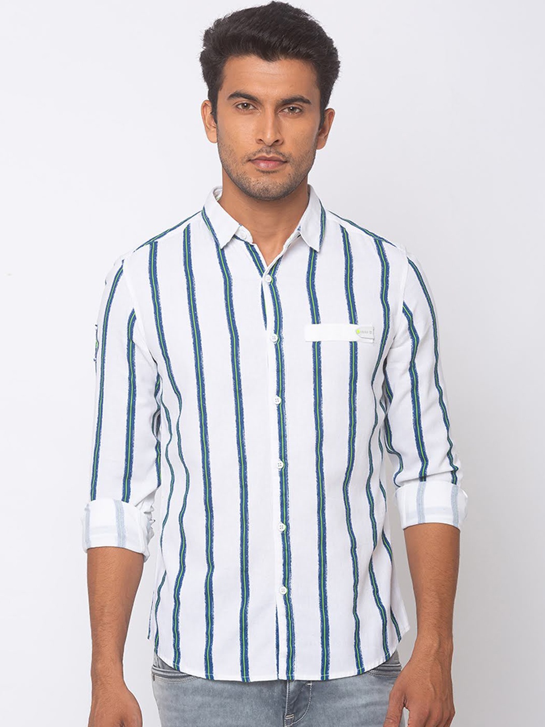 

SPYKAR Men White Slim Fit Striped Casual Shirt