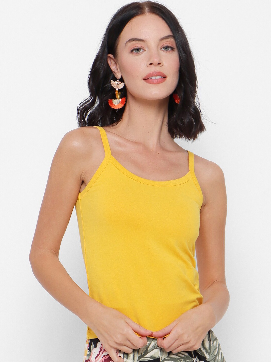 

Forever 21 Women Yellow Solid Tank Top