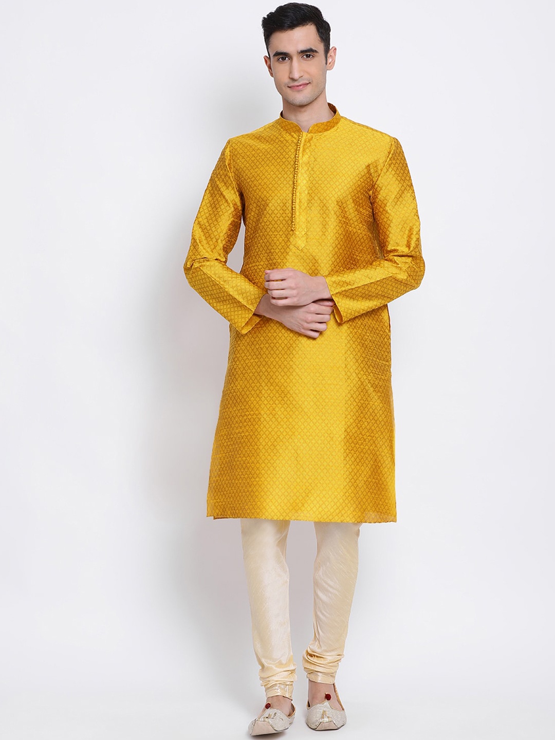 

Sanwara Men Yellow Solid Woven Design Straight Kurta