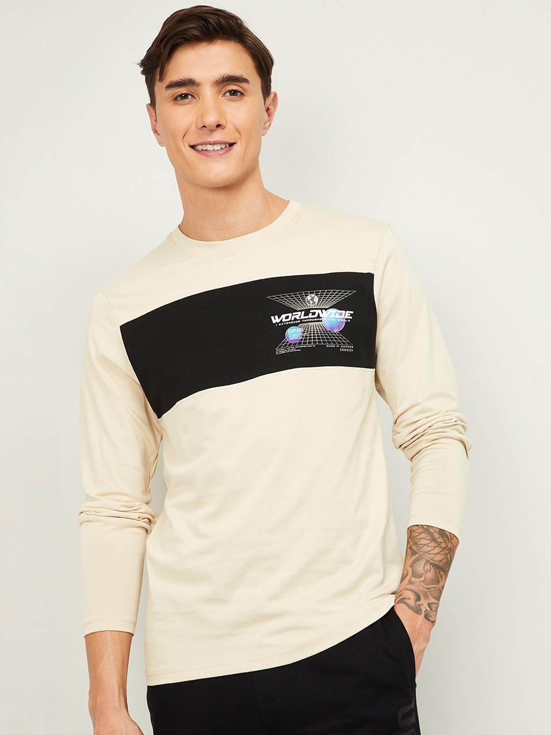 

Bossini Men Off-White & Black Printed Round Neck T-shirt