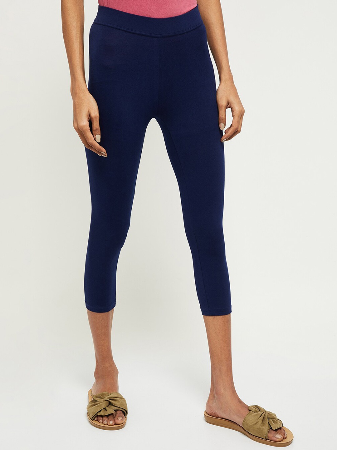 

max Women Blue Solid Three Fourth-Length Leggings