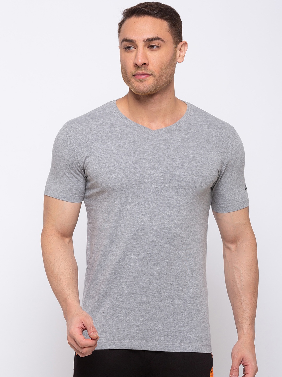 

Status Quo Men Grey Solid V-Neck T-shirt