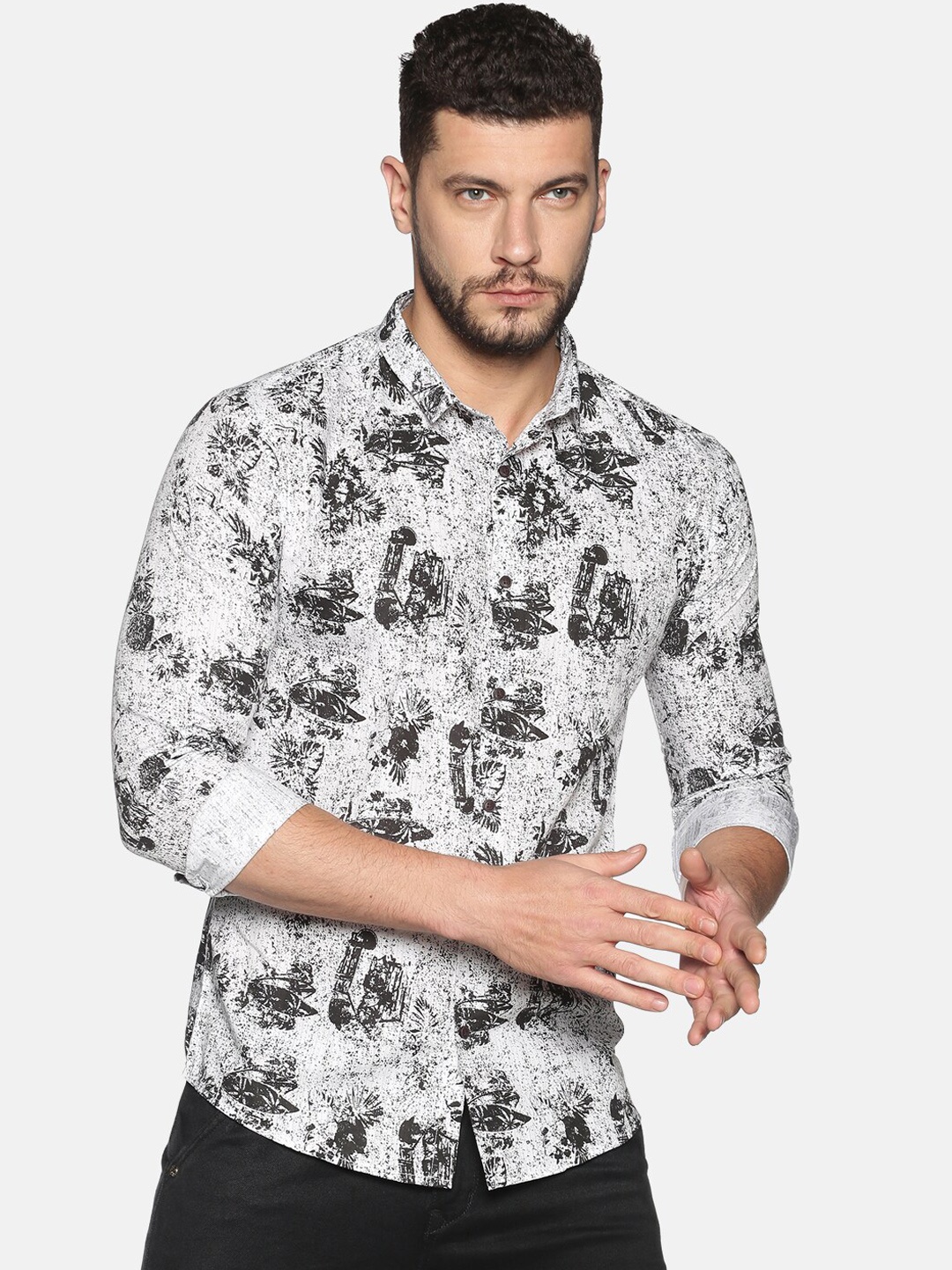 

SHOWOFF Men White & Black Slim Fit Printed Casual Shirt