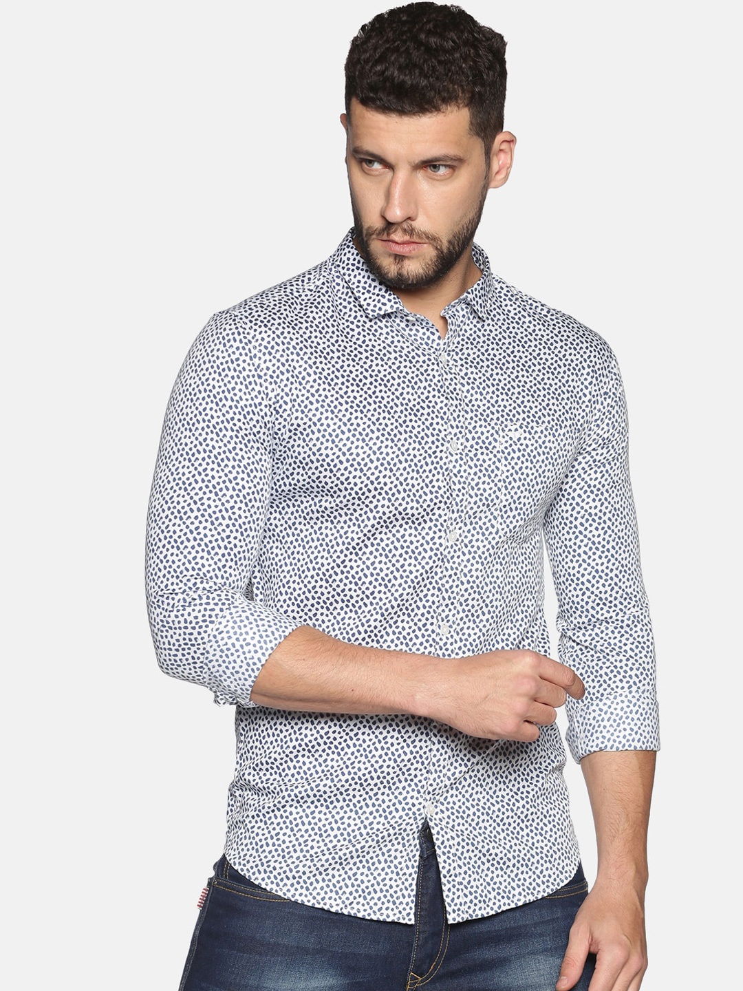 

SHOWOFF Men White & Blue Slim Fit Printed Casual Shirt