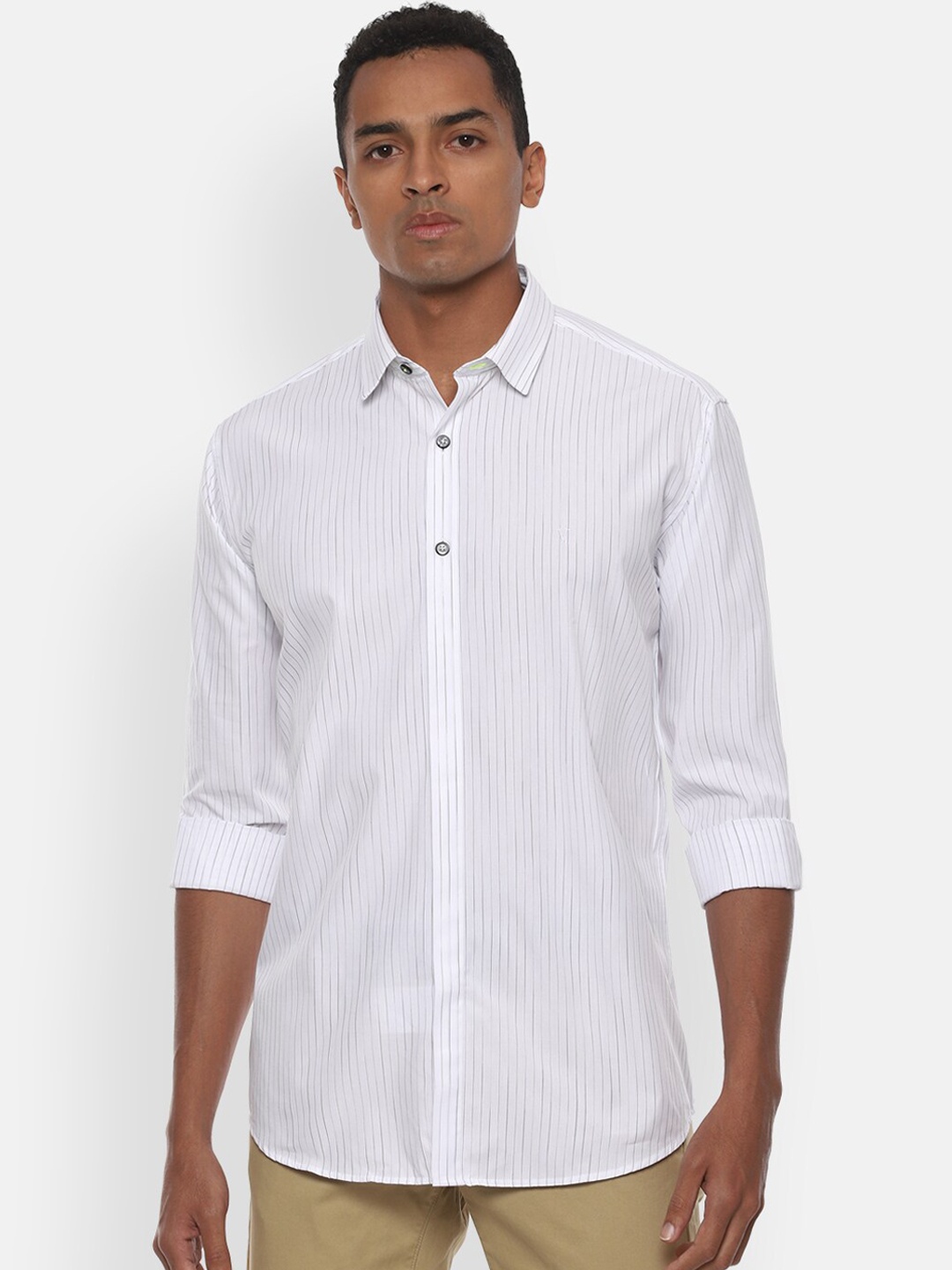 

V Dot Men White Slim Fit Striped Casual Shirt