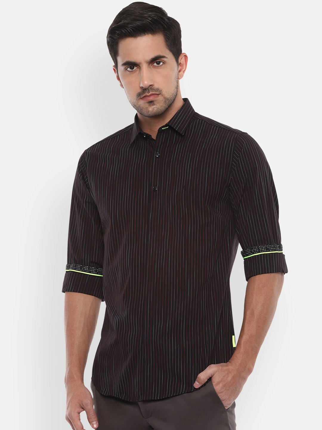 

V Dot Men Navy Blue Slim Fit Striped Casual Shirt