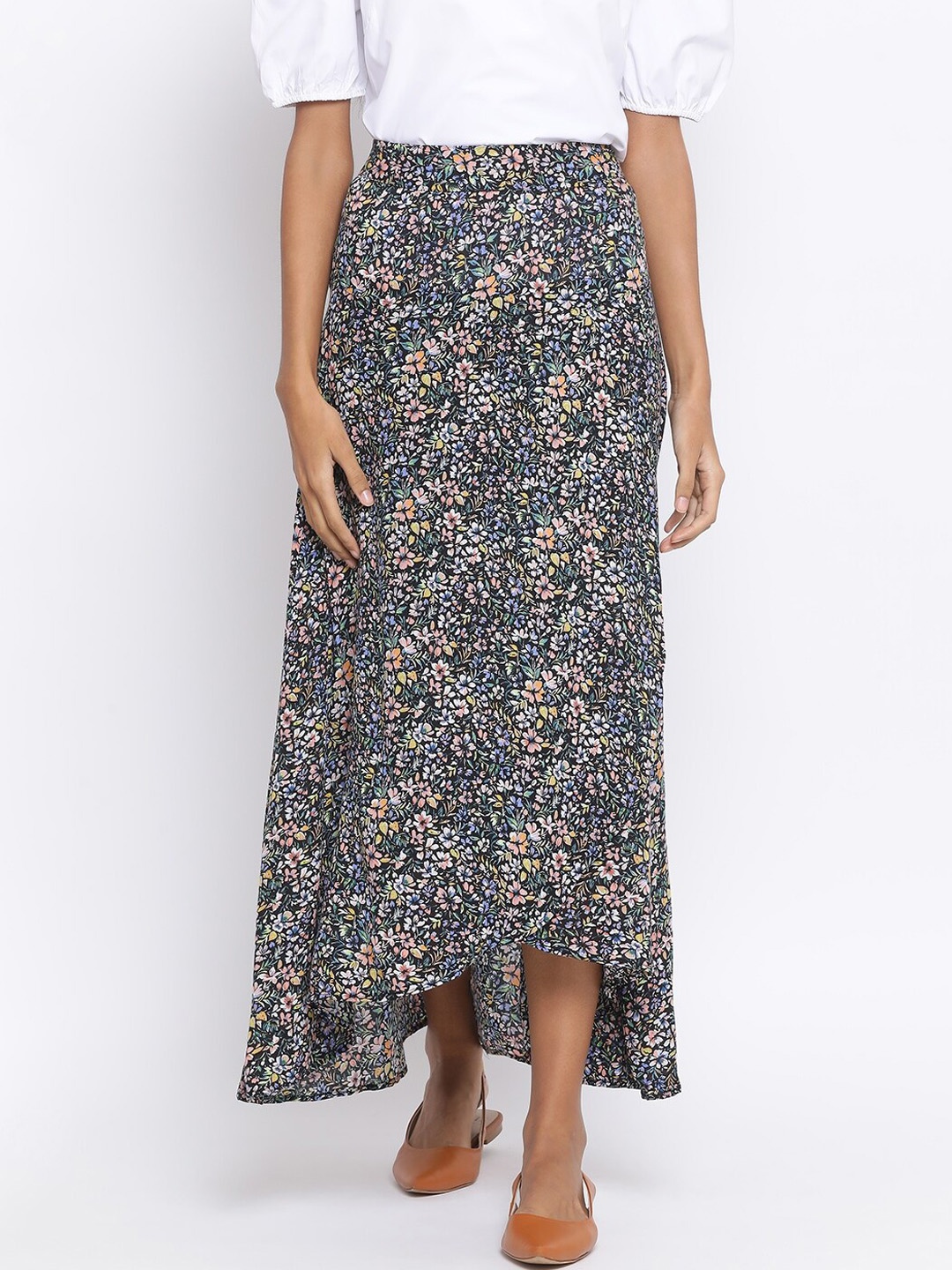 

Oxolloxo Women Black & Orange Floral Printed A-Line Maxi Skirt