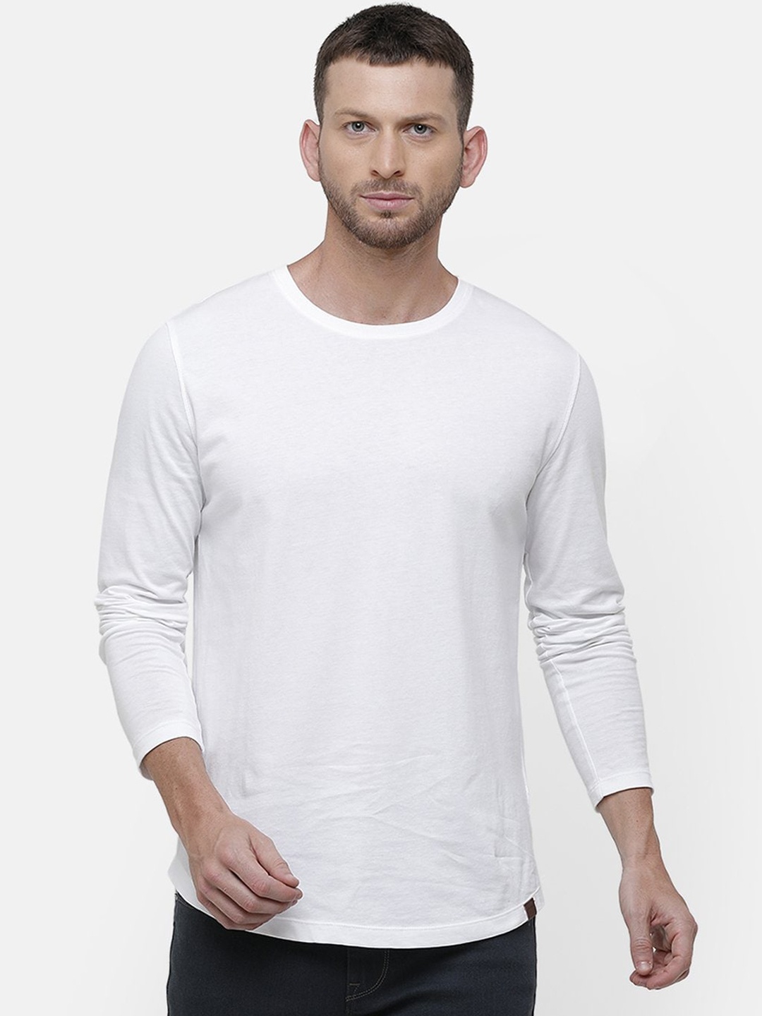 

Voi Jeans Men White Solid Round Neck T-shirt