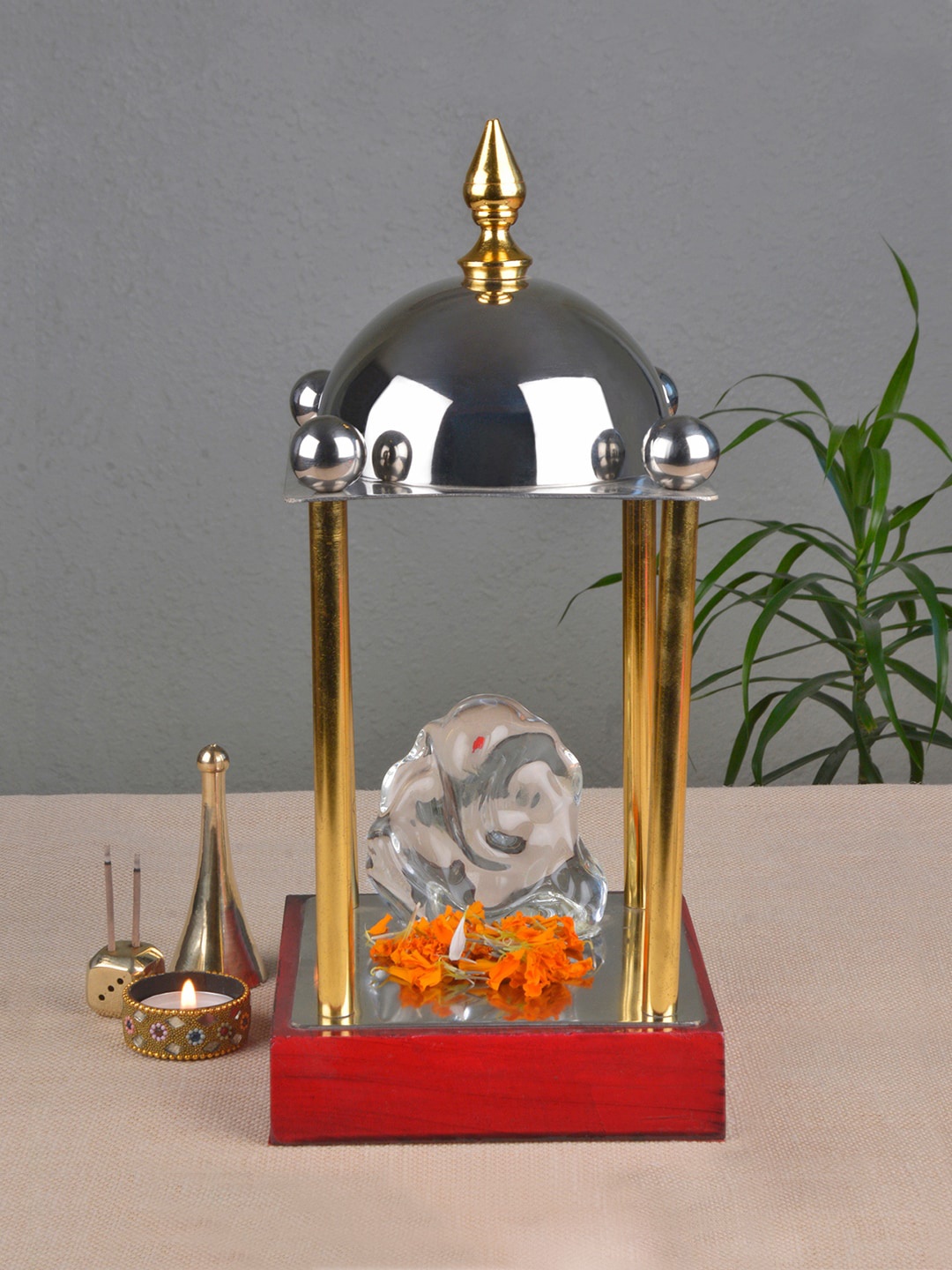 

StyleMyWay Gold-Toned & Silver-Toned Temple Showpiece