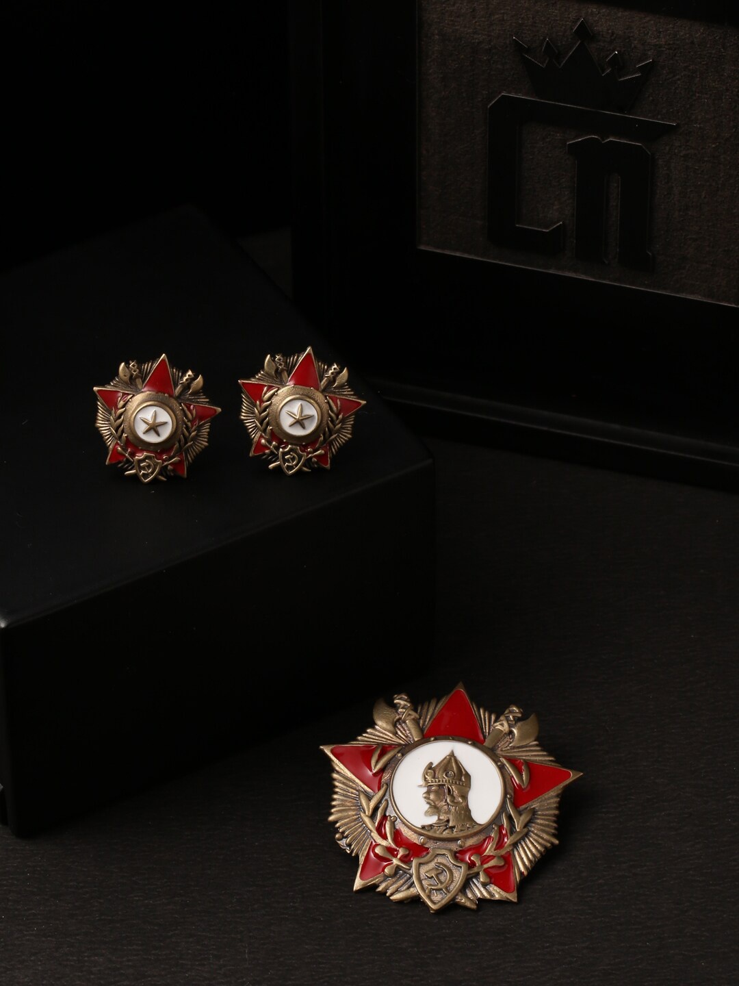 COSA NOSTRAA Men Gold-Toned & Red Accessory Gift Set