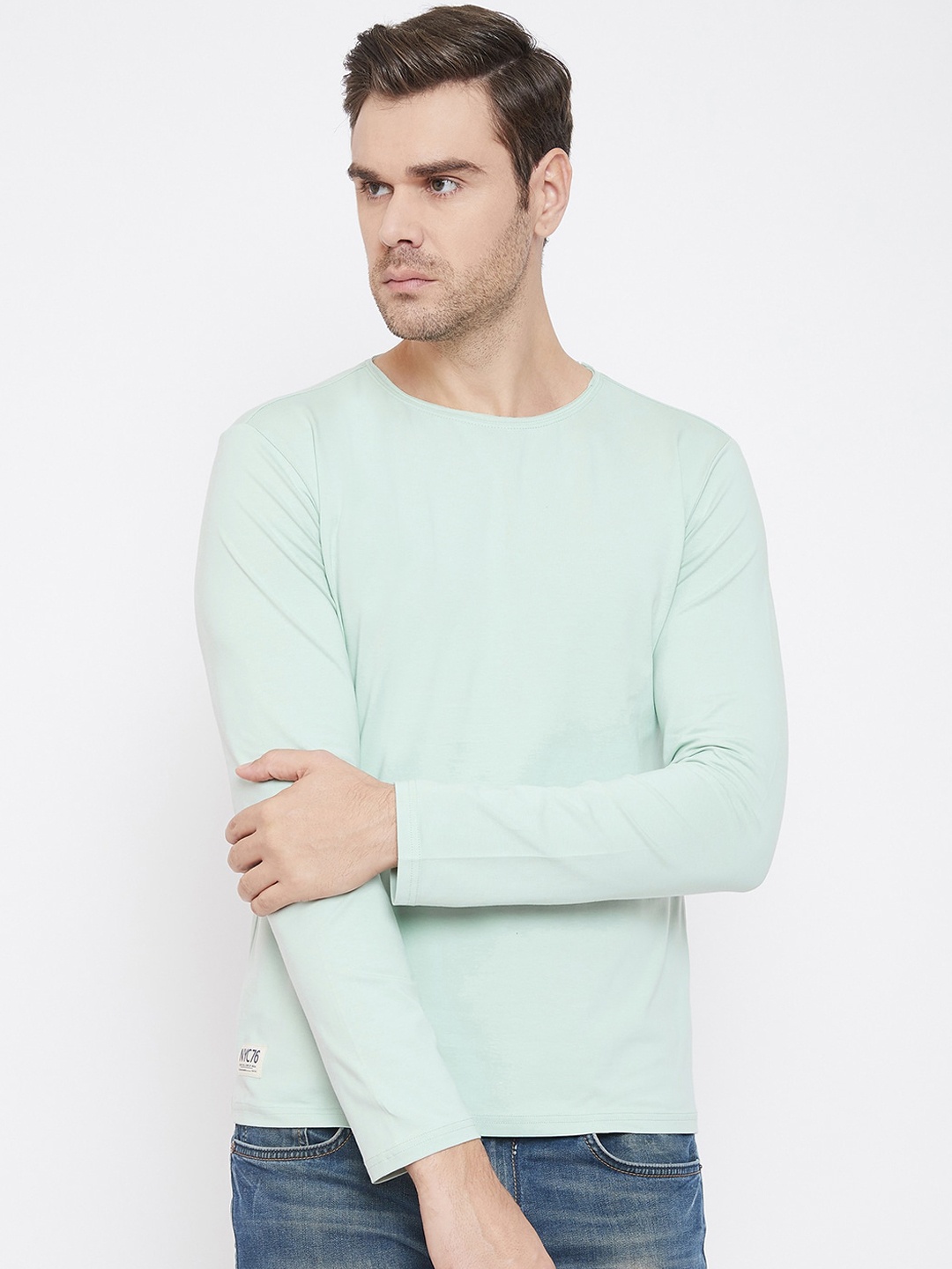 

QUBIC Men Green Solid Round Neck T-shirt