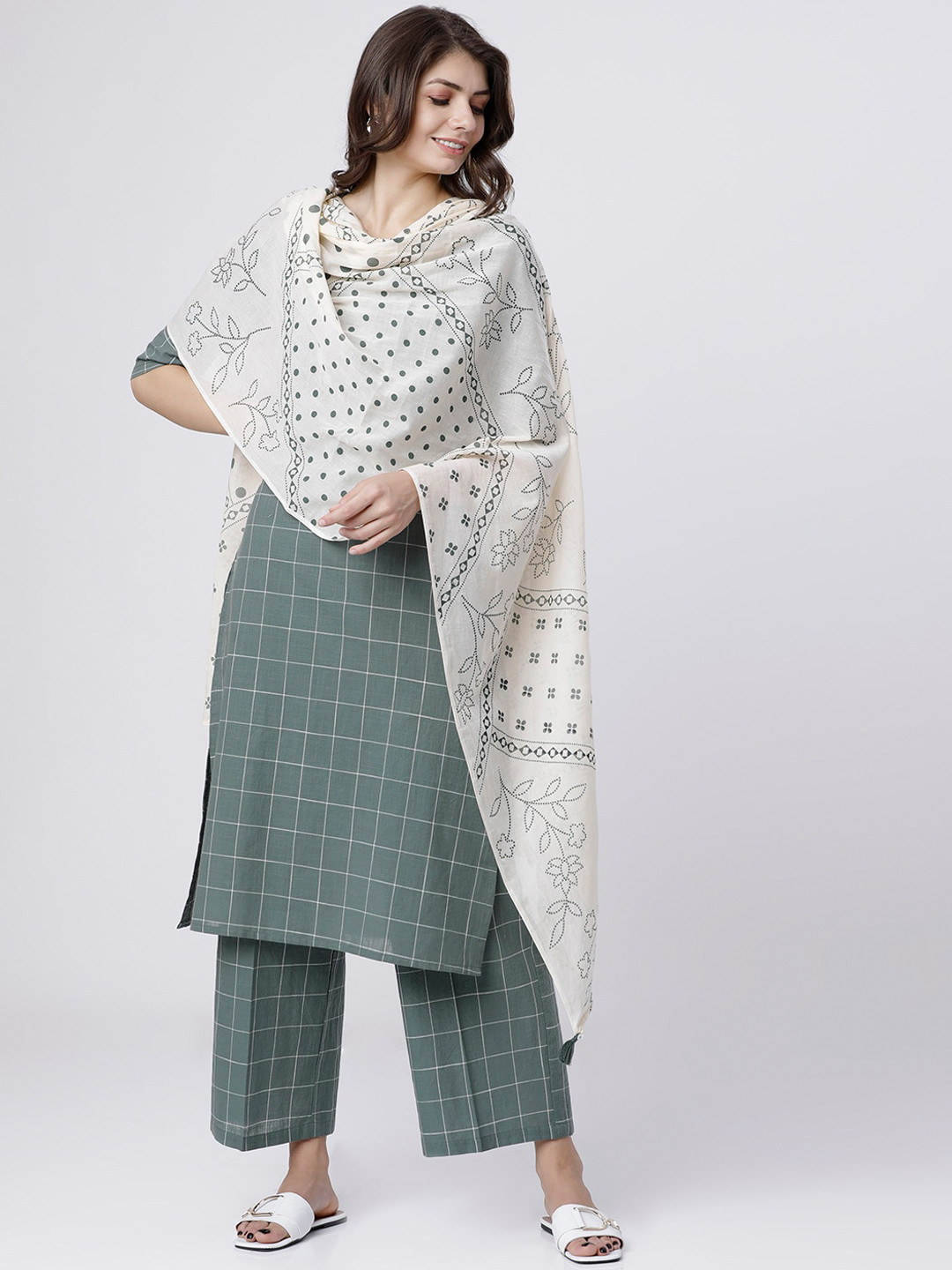 

Vishudh Grey & Off-White Printed Dupatta