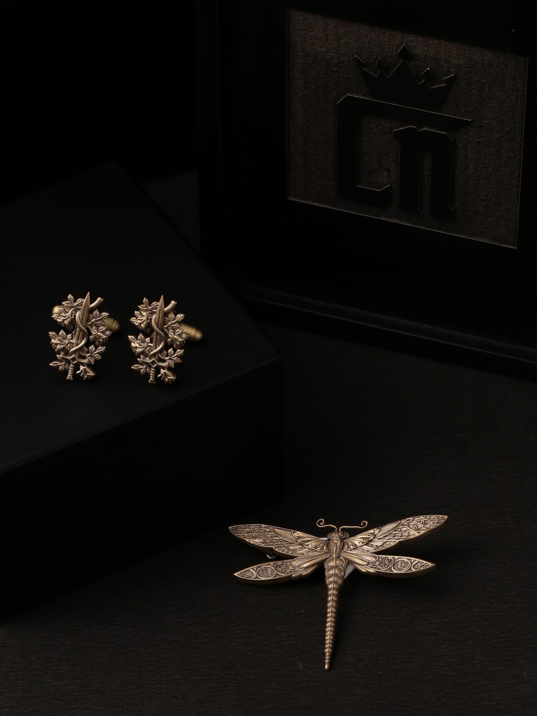 

COSA NOSTRAA Men Gold-Toned The Dragonfly Accessory Gift Set