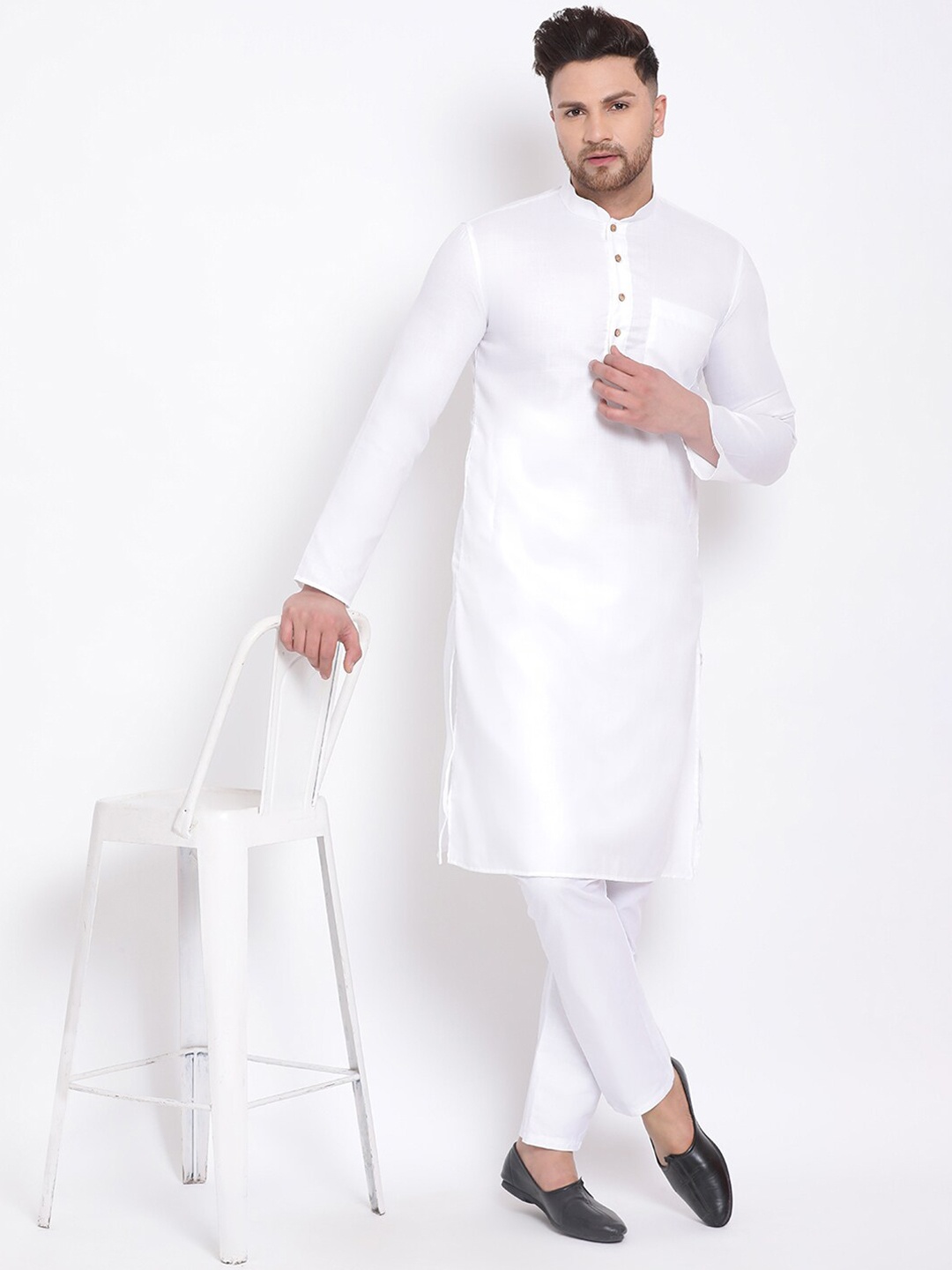 Sanwara Men White Solid Straight Kurta