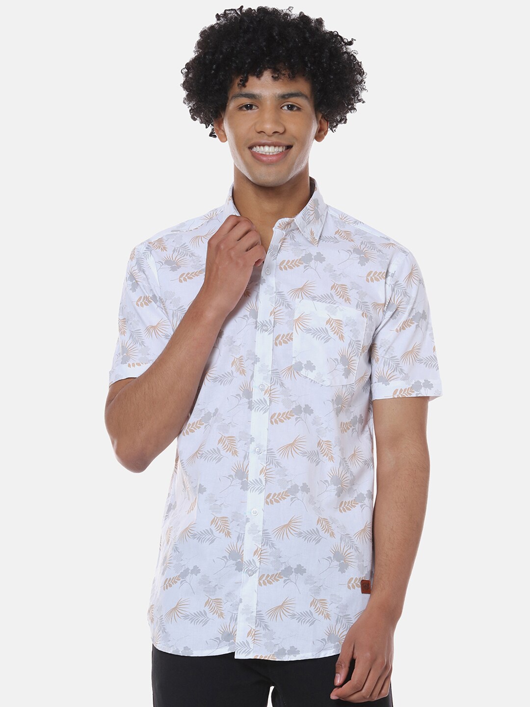 

Campus Sutra Men White Regular Fit Printed Casual Shirt