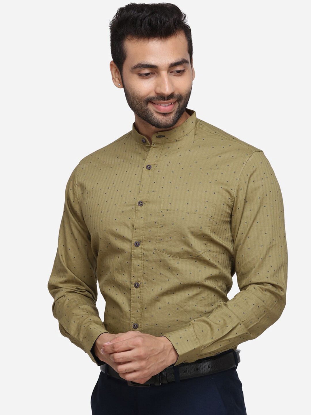 

Greenfibre Men Olive Green Slim Fit Self Design Casual Shirt