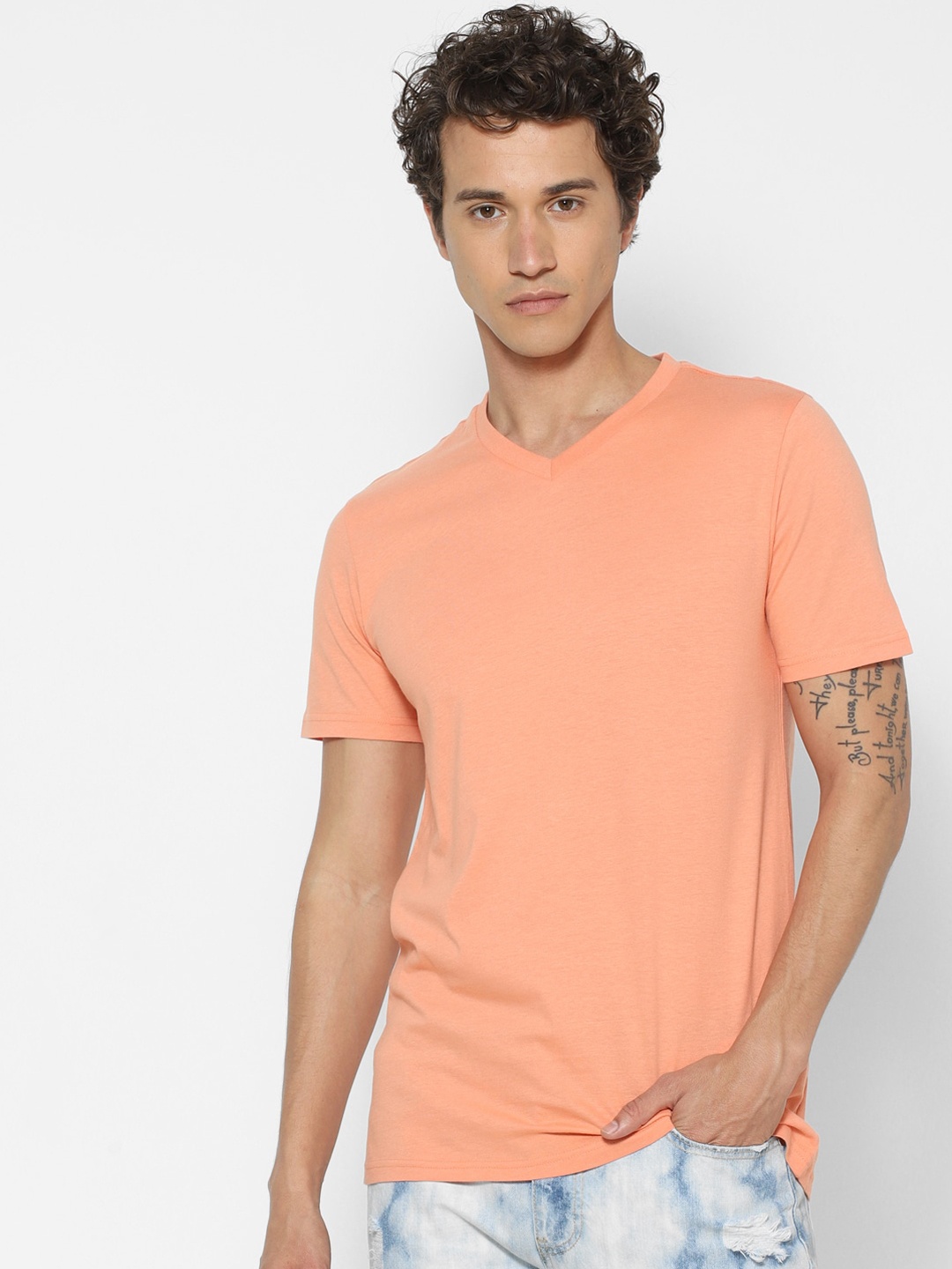 

FOREVER 21 Men Peach-Coloured Solid V-Neck T-shirt