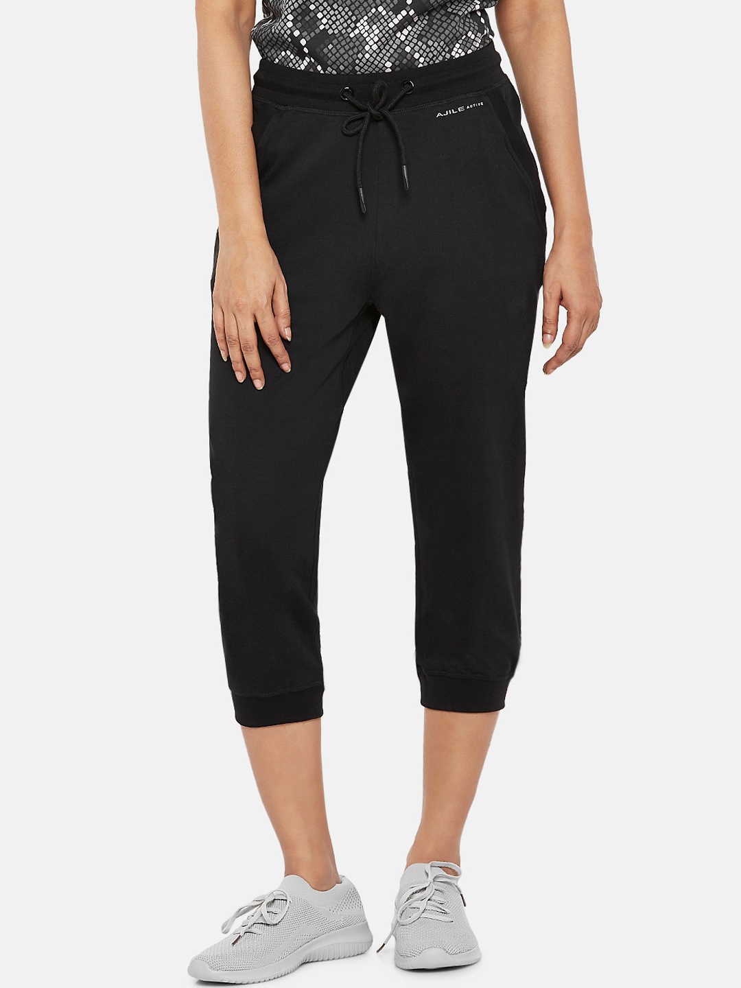 Ajile by Pantaloons Women Black Solid Cotton Three-Fourth Joggers