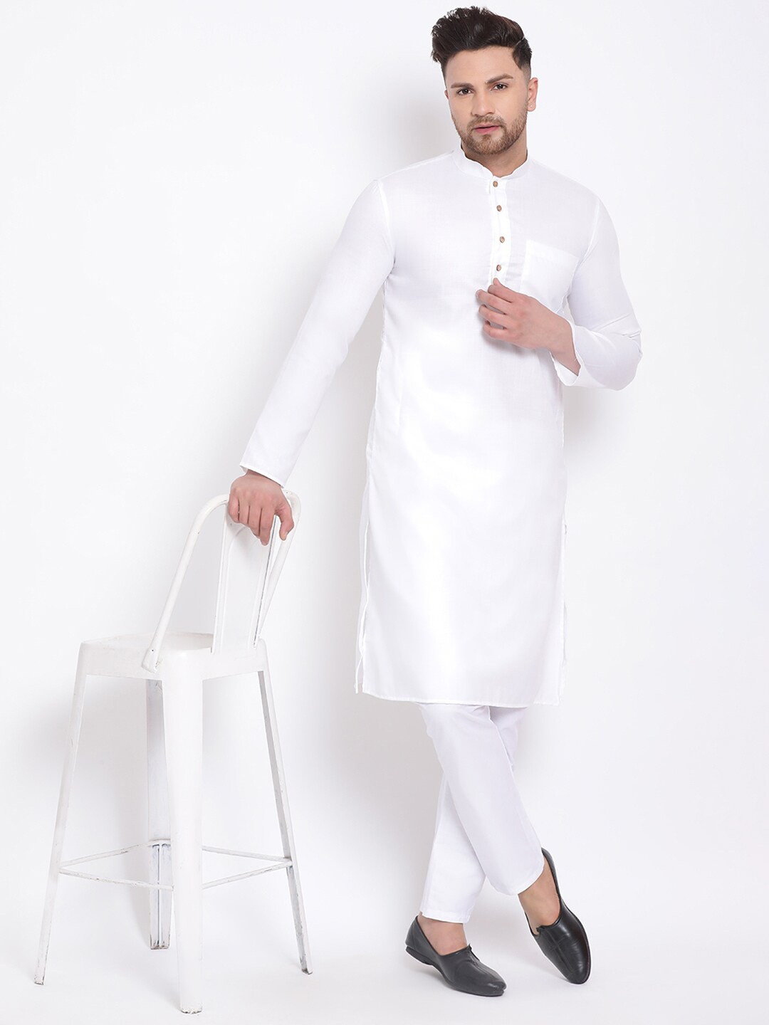 

Sanwara Men White Solid Kurta with Pyjamas