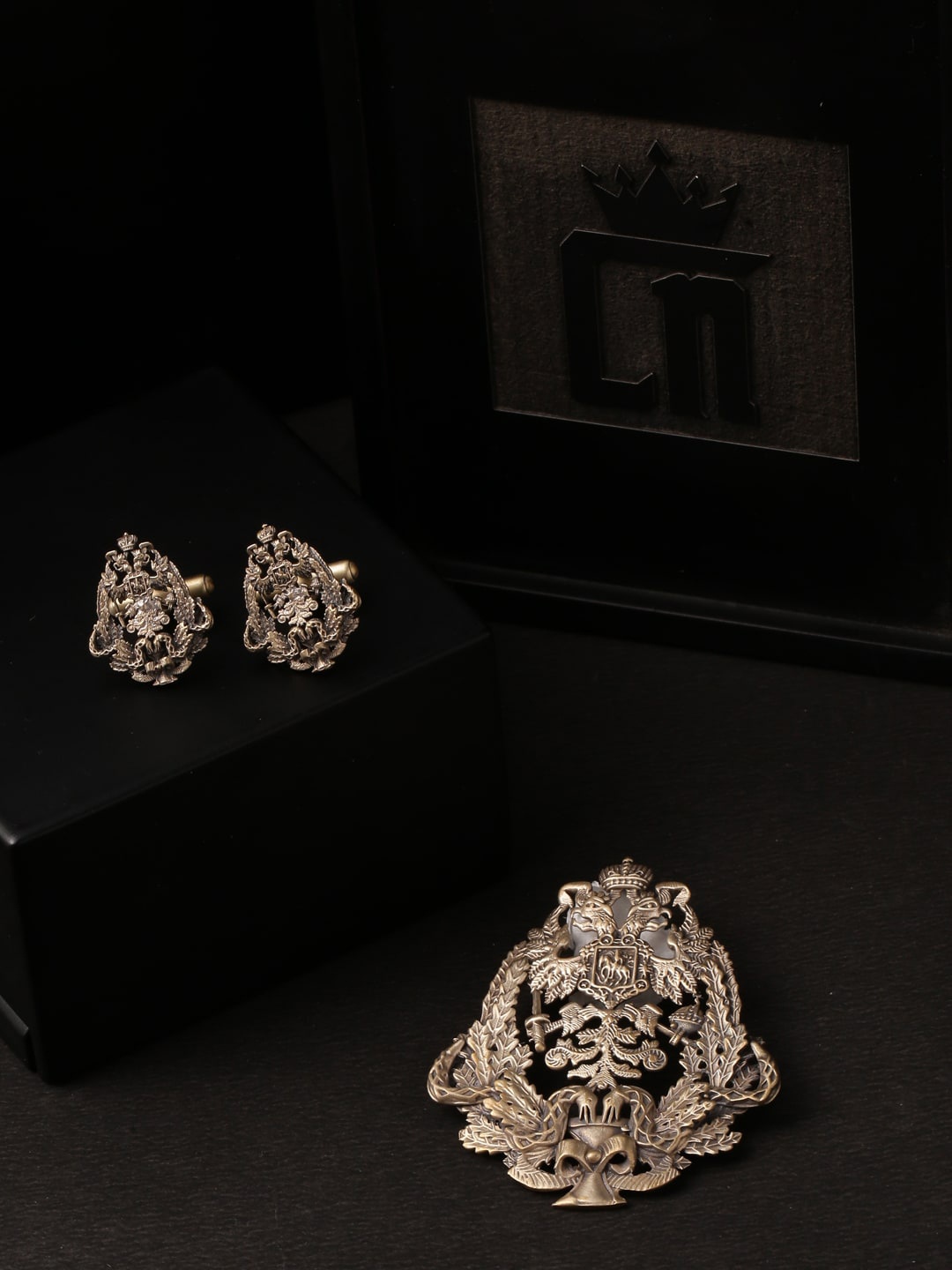 

COSA NOSTRAA Men Gold-Toned Accessory Gift Set