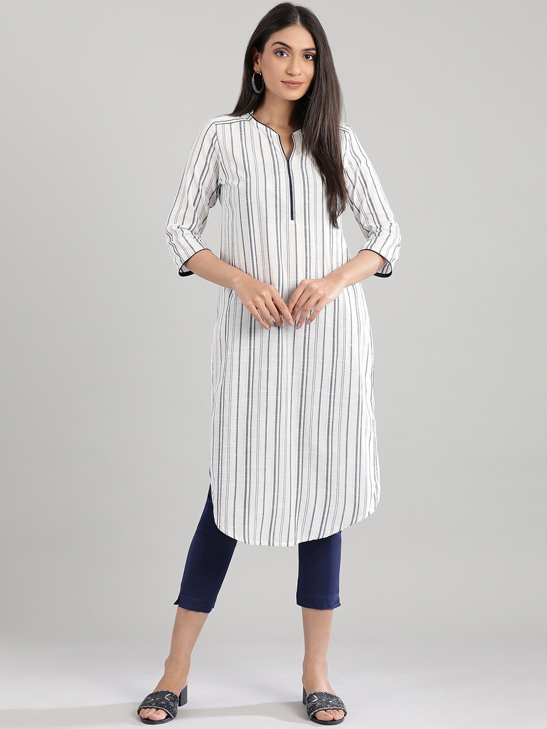 

AURELIA Women White & Grey Striped Kurta