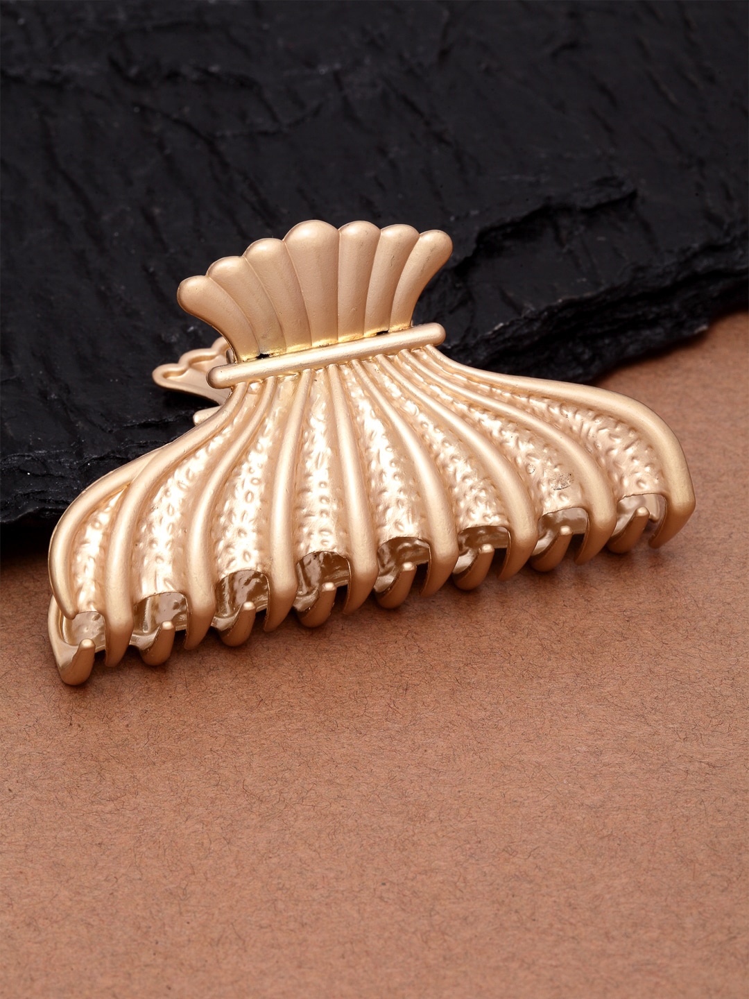

Ferosh Gold-Toned Claw Clip
