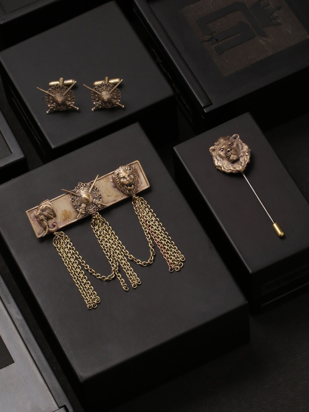 COSA NOSTRAA Men Gold-Toned Accessory Gift Set