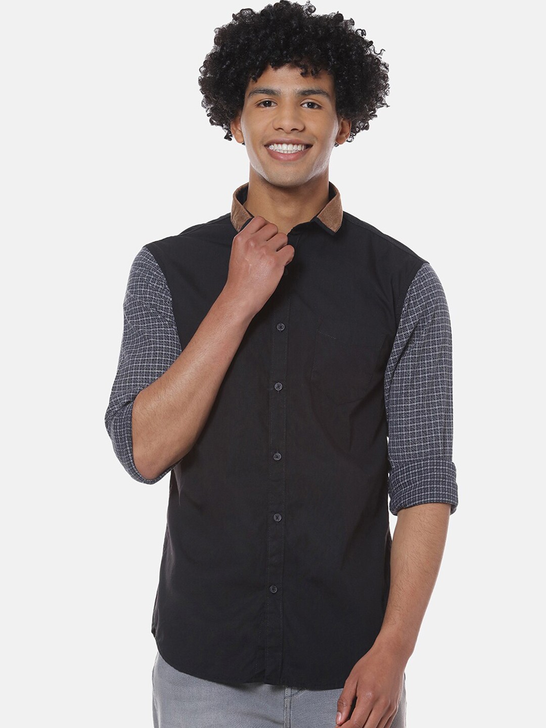 

Campus Sutra Men Black Regular Fit Printed Casual Shirt