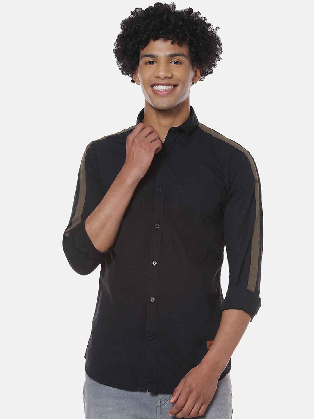 

Campus Sutra Men Black Regular Fit Solid Casual Shirt