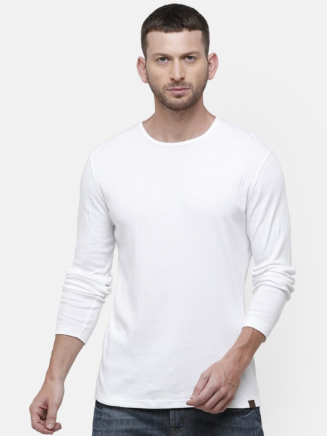 

Voi Jeans Men White Solid Round Neck T-shirt