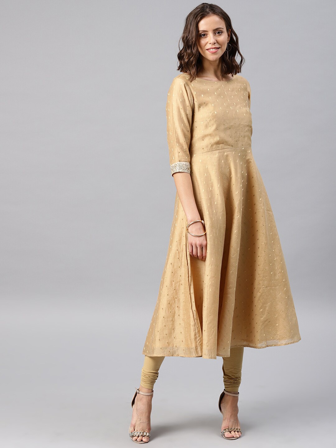 

Desi Weavess Women Gold-toned Geometric Embroidered Thread Work Anarkali Kurta