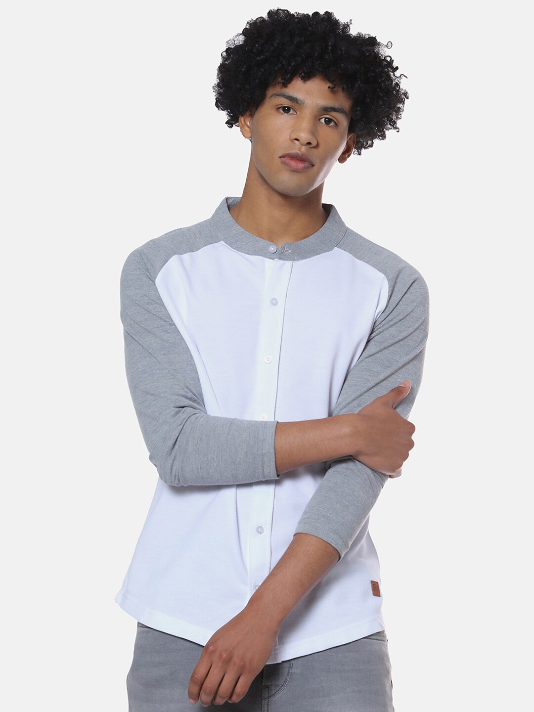 

Campus Sutra Men White & Grey Regular Fit Colourblocked Casual Shirt