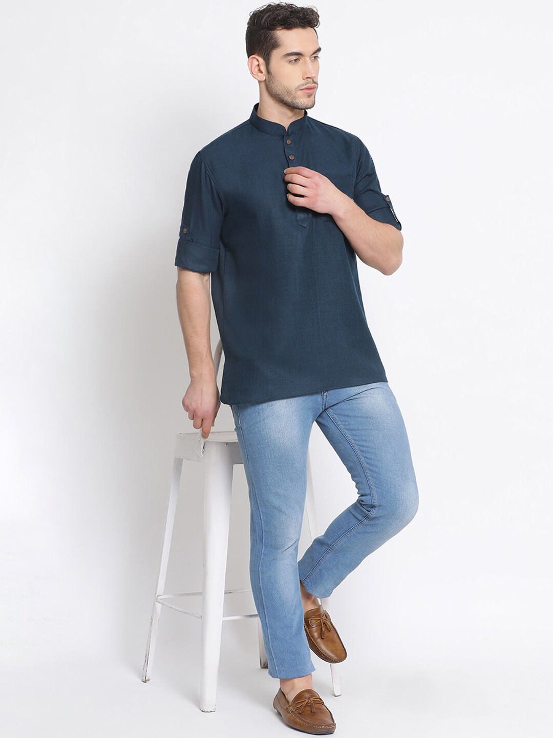 

Sanwara Men Blue Solid Kurta