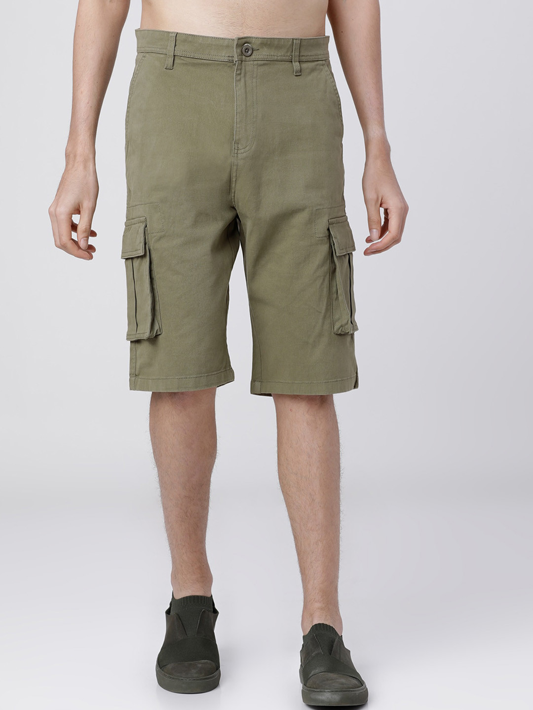 

HIGHLANDER Men Olive Green Solid Slim Fit Cargo Shorts