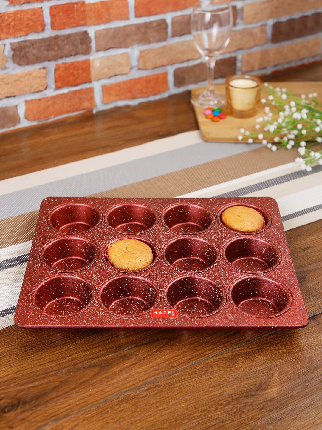 

HAZEL Red Granite Finish Aluminium 12 Cavity Cupcake Muffin Mould