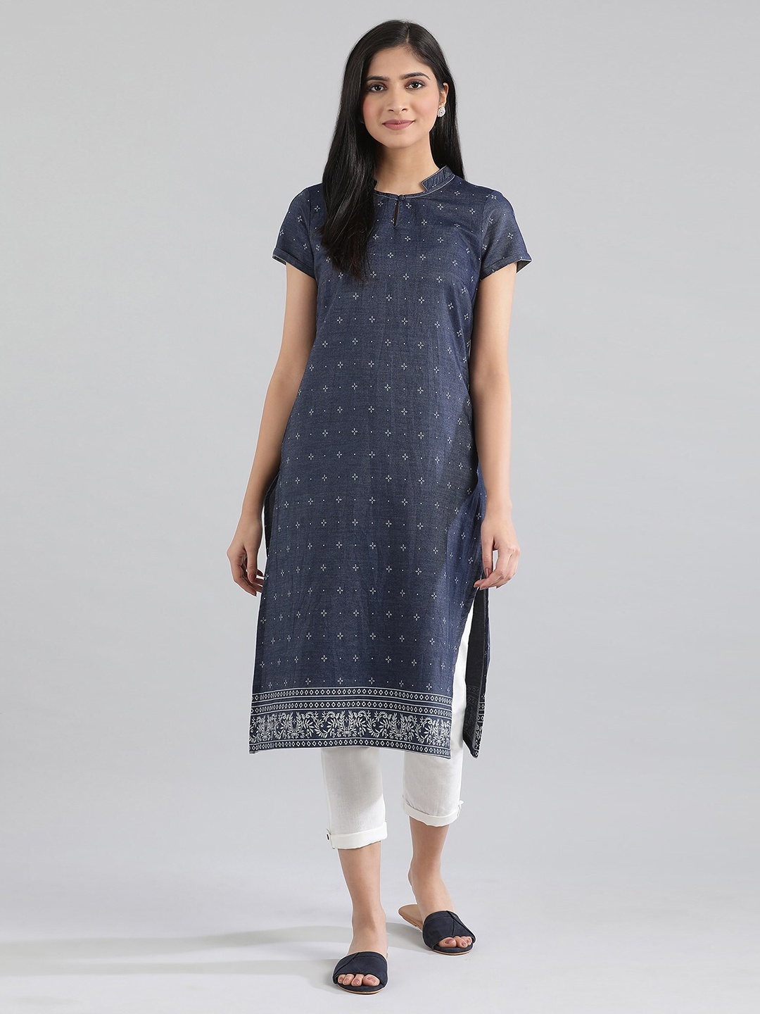 

AURELIA Women Navy Blue & White Floral Printed Kurta