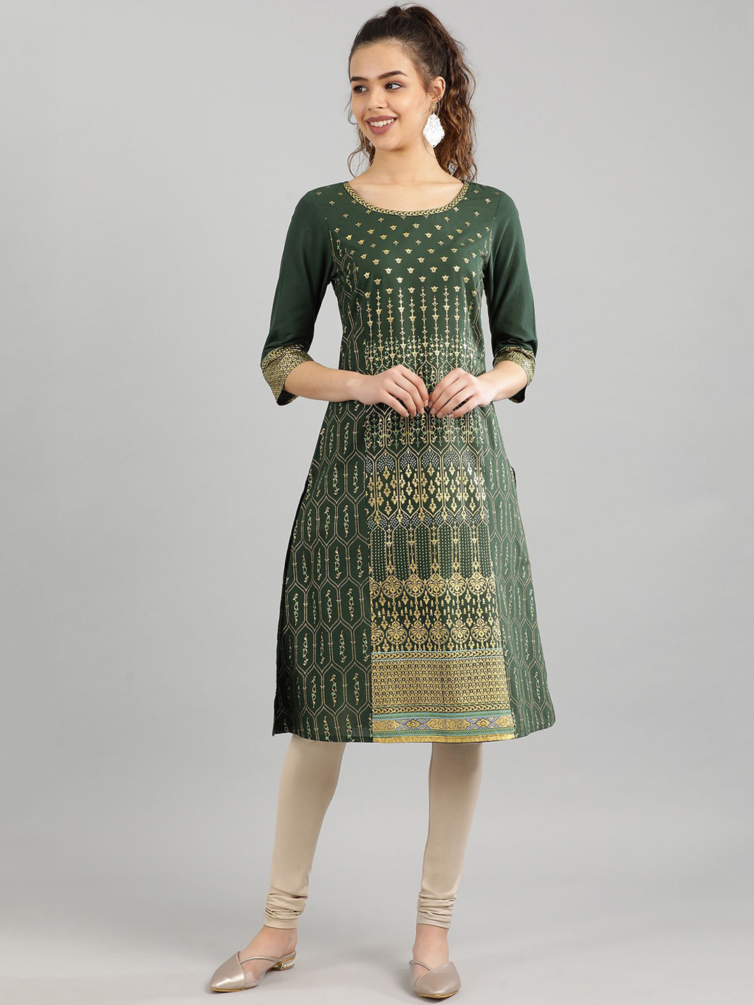 

Aurelia Women Green & Gold-Coloured Floral Printed Cotton A-Line Kurta