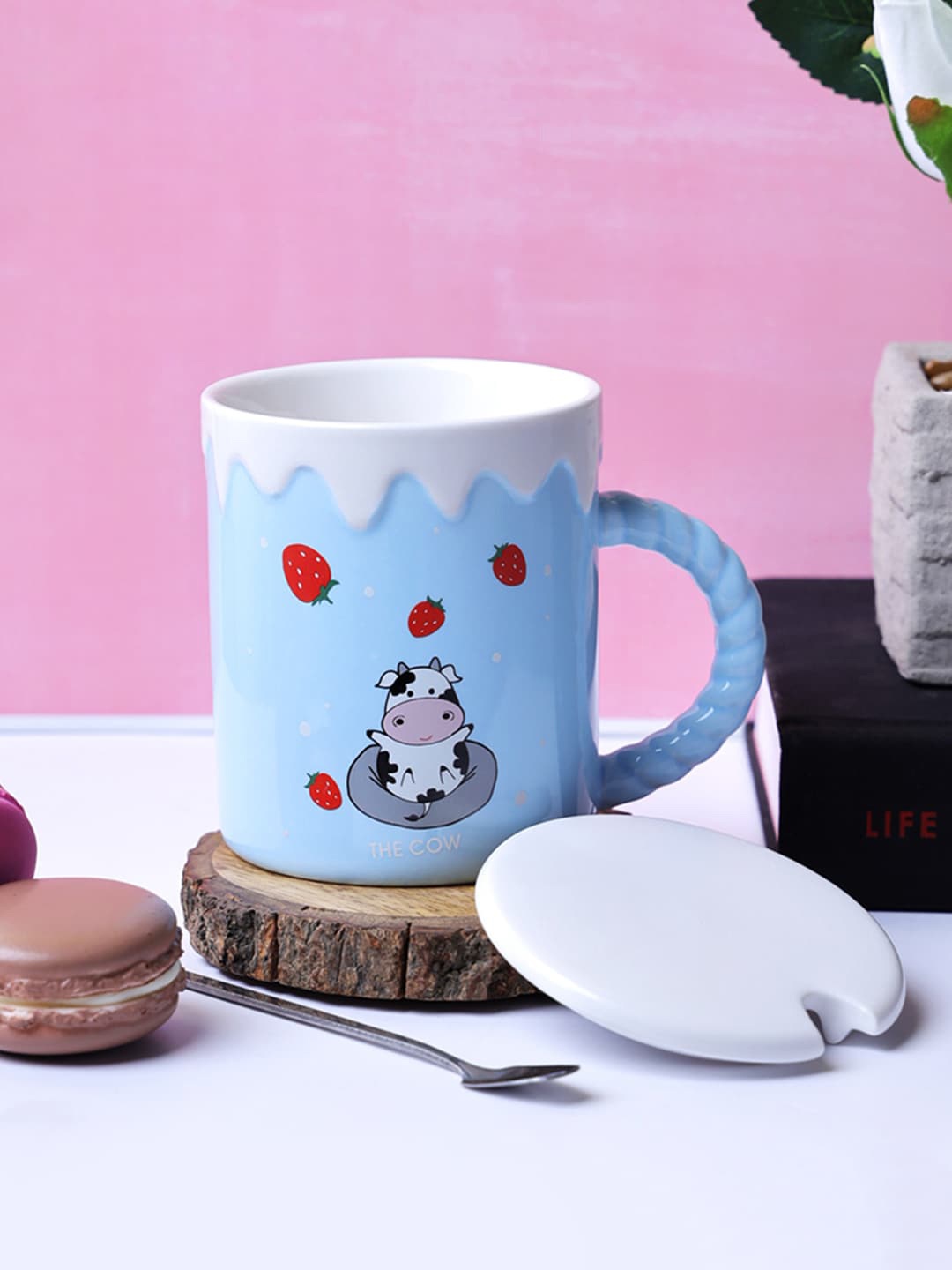

A Vintage Affair- Home Decor Blue & WhitePrinted Ceramic Mugs Set