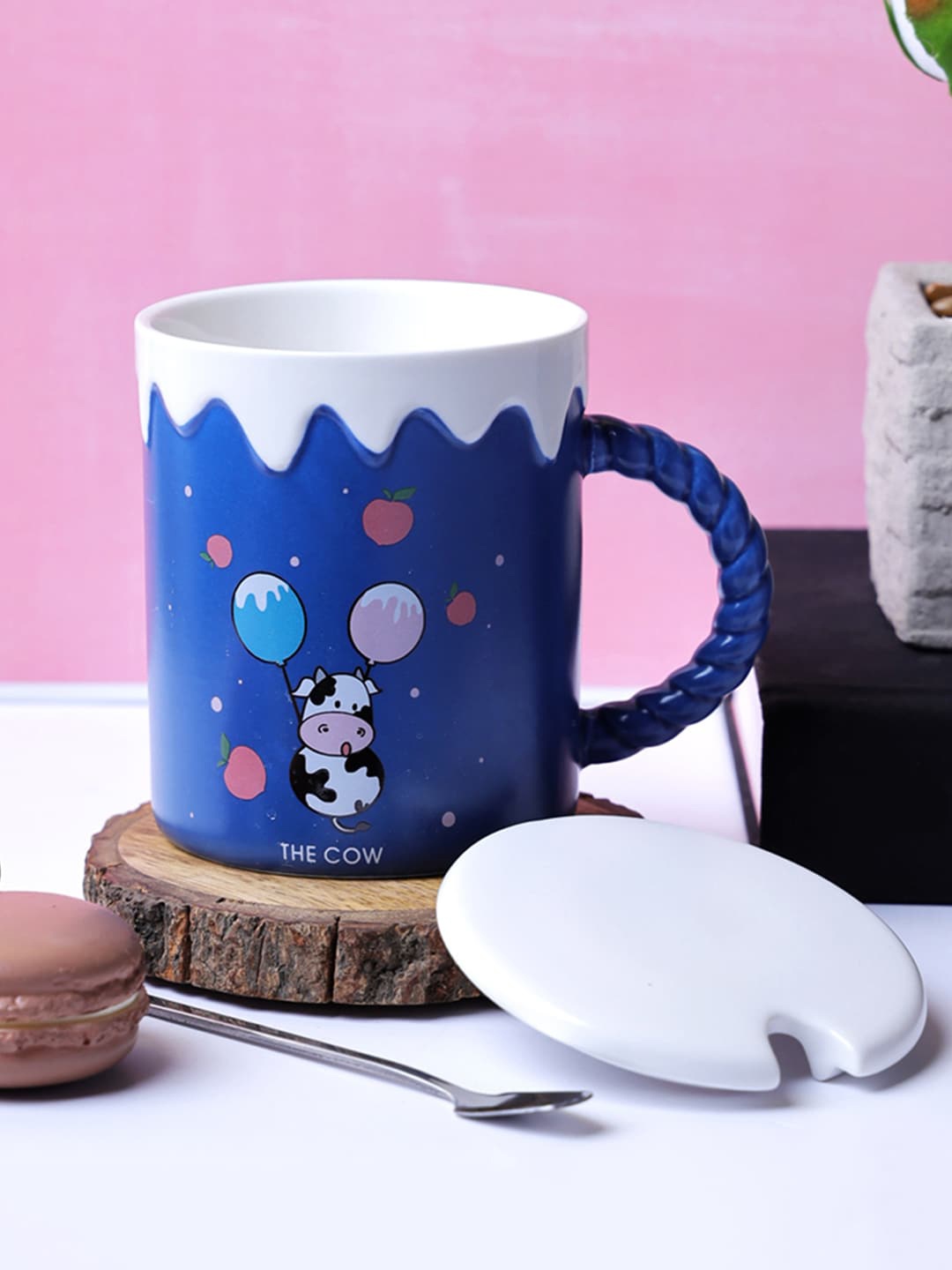 

A Vintage Affair- Home Decor Blue & White Printed Ceramic Mugs Set