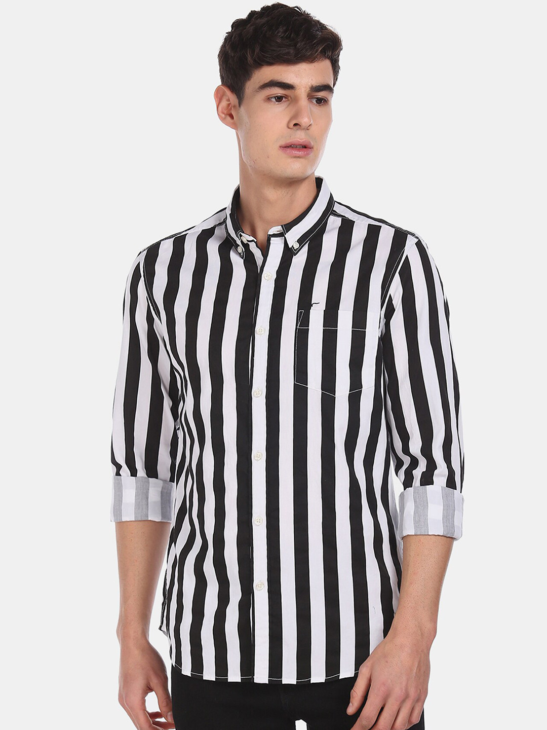 

Flying Machine Men Black & White Regular Fit Striped Casual Shirt