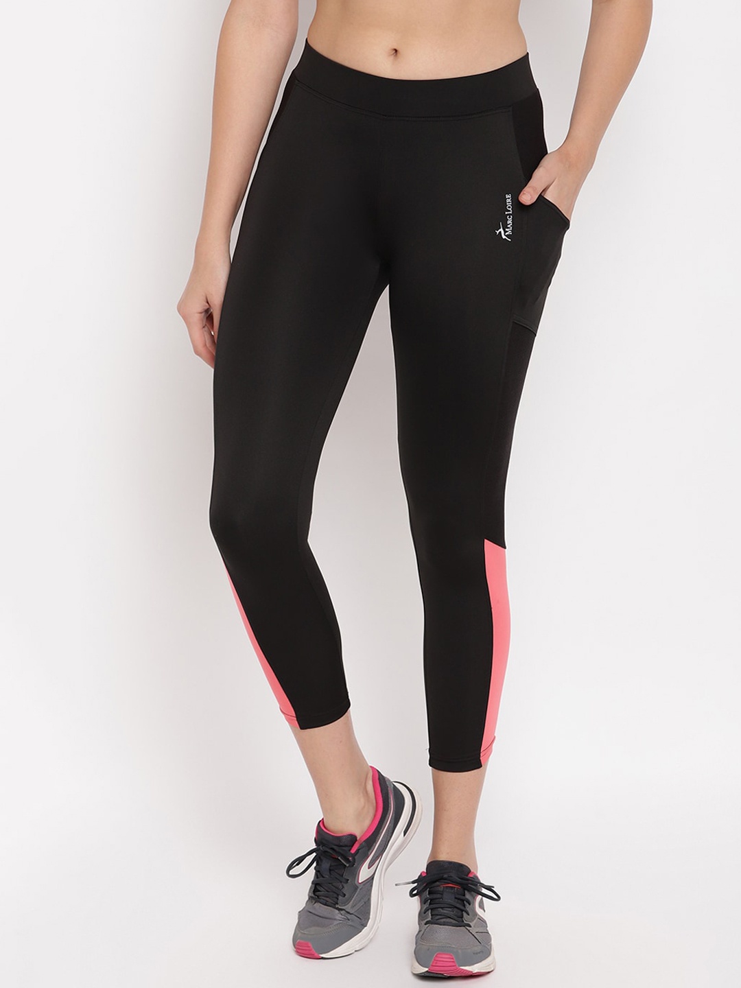 

Marc Loire Women Black & Pink Colorblocked Quick-Dry Tights