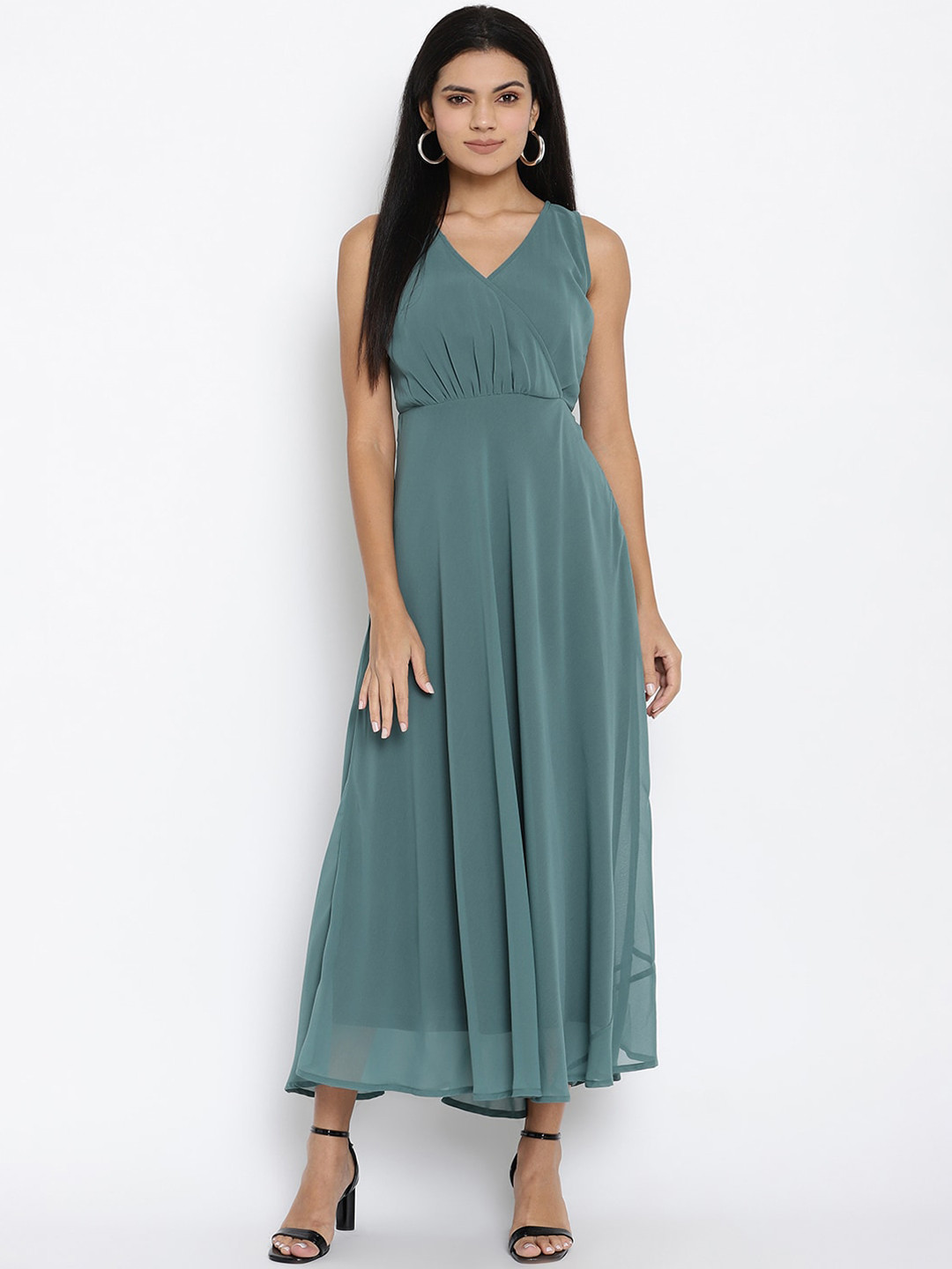 

THREAD MUSTER Women Green Solid Maxi Dress