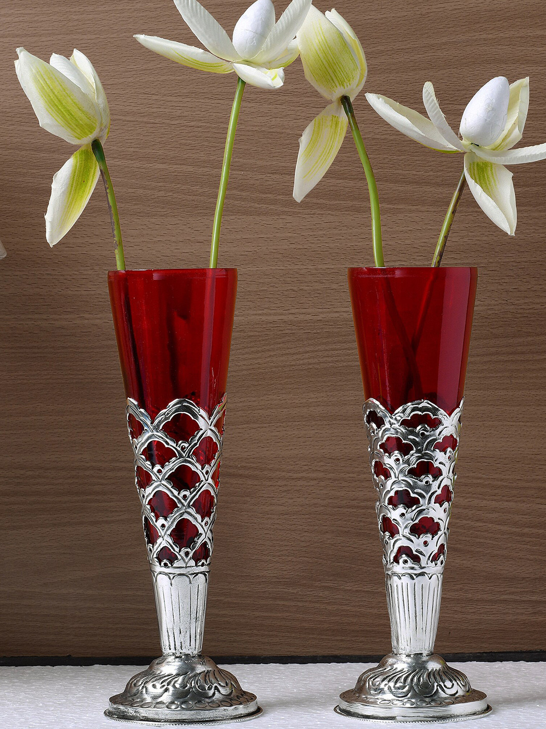 

Homesake Set Of 2 Red & Silver-Toned Hand-Carved Flower Vases