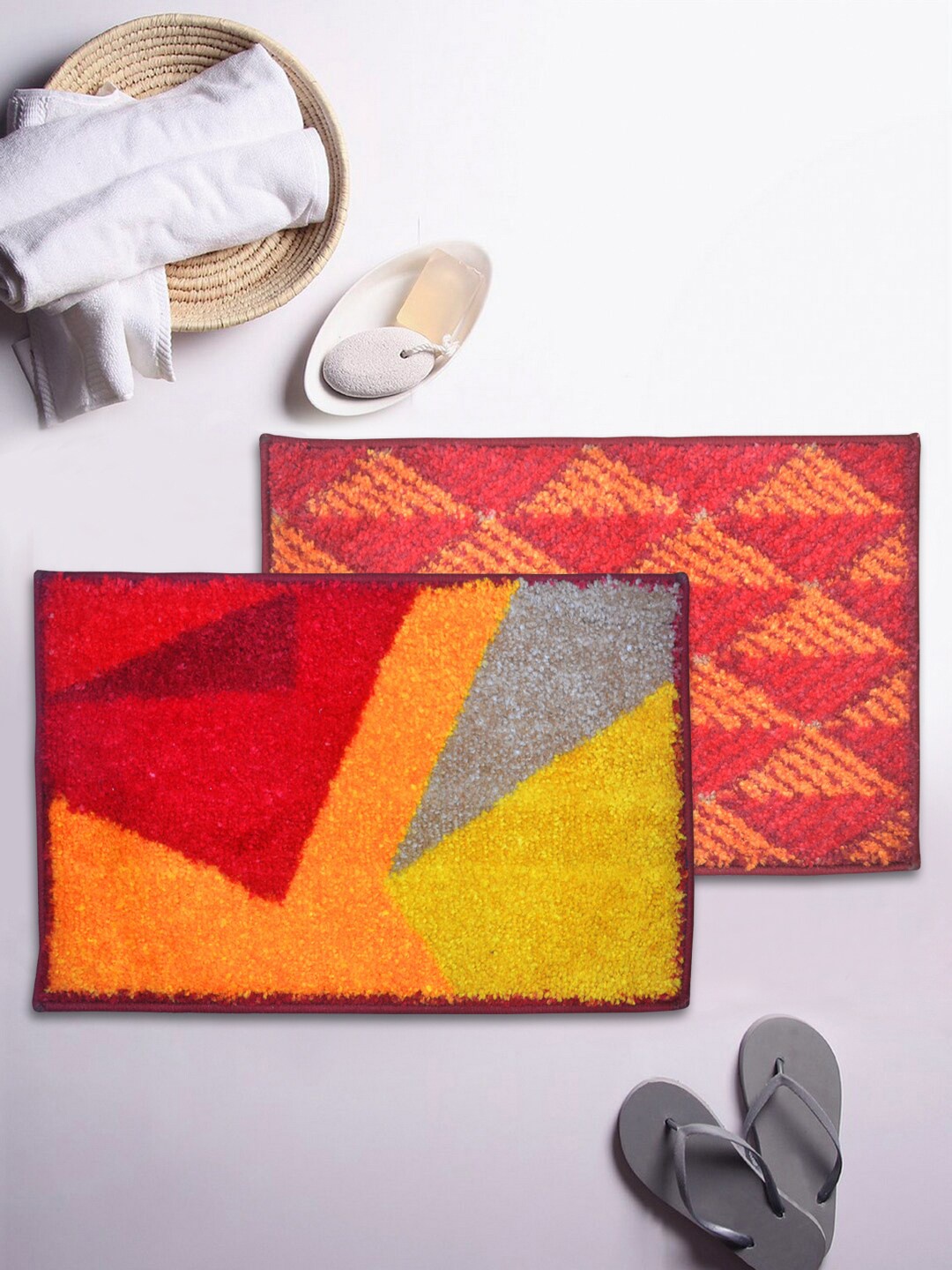 

BIANCA Set Of 2 Printed 1850 GSM Microfibre Anti-Skid Bath Rugs, Red
