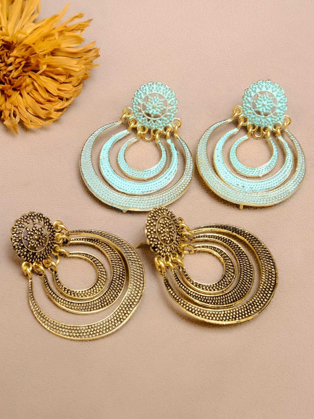 

Crunchy Fashion Gold-Toned Contemporary Drop Earrings